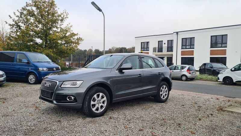 Grau Gebraucht 2013 Audi Q5 Comfort SUV | 13.950 € (Guter Preis) - Bild 1/4