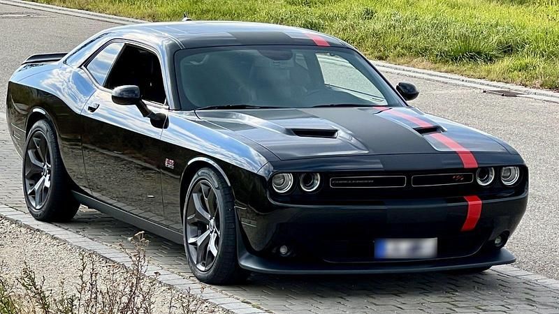 Second-hand Dodge Challenger 381 CP (280 kW) 2017 Negru Coupe