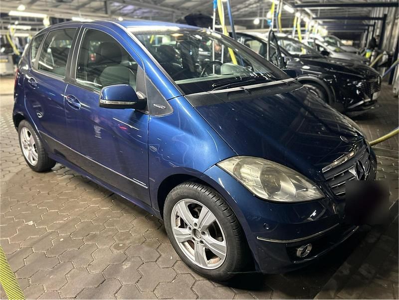 Gebraucht Mercedes A150 95 PS (69 kW) 2008 Blau Kleinwagen