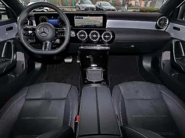 Gebraucht Mercedes A200 Edition 163 PS (119 kW) 2026