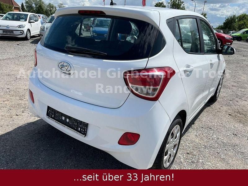 Gebraucht Hyundai i10 Style 67 PS (49 kW) 2016 Weiß Kleinwagen