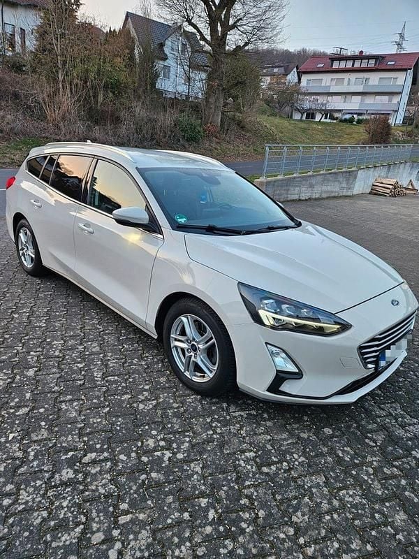 Gebraucht Ford Focus Trend 125 PS (91 kW) 2020 Weiß Kombi