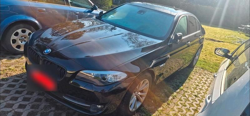 Gebraucht BMW 523 204 PS (150 kW) 2010 Schwarz Limousine