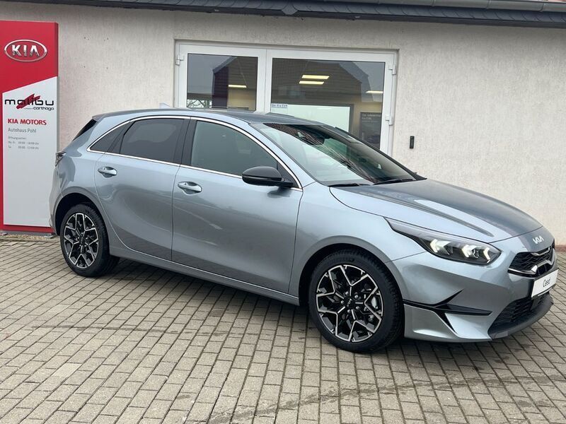 Silber Neu 2025 Kia Ceed 4 Limousine | 27.990 € (Etwas zu teuer) - Bild 1/4