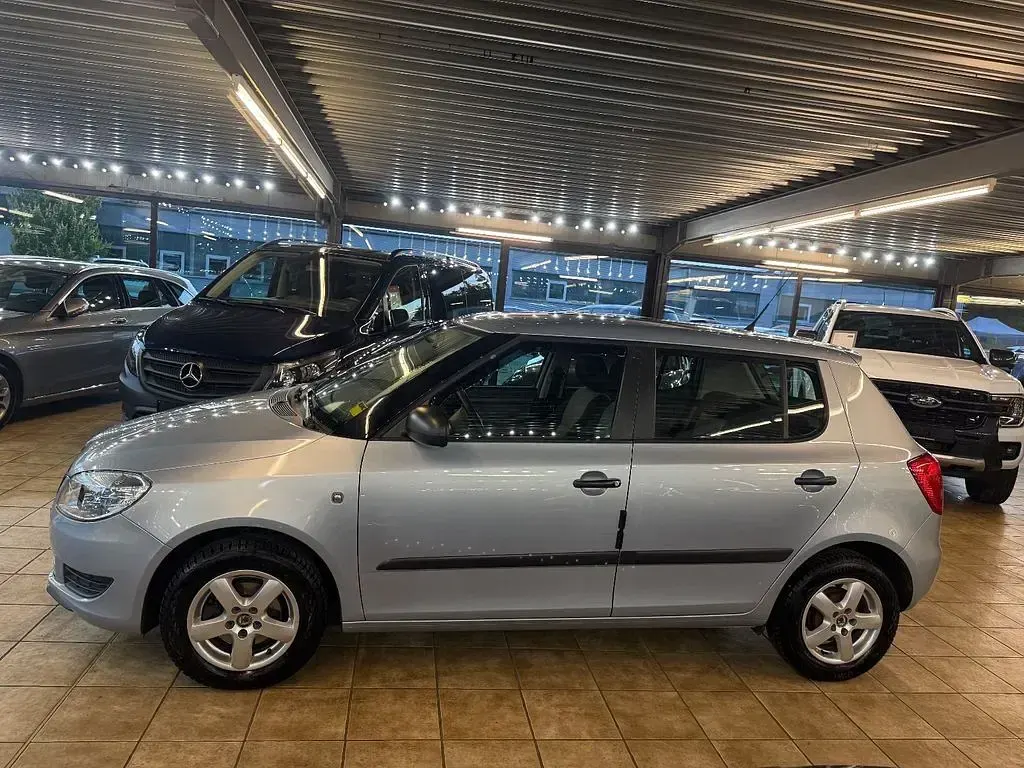 Gebraucht Skoda Fabia Classic 60 PS (44 kW) 2010 Blau Limousine