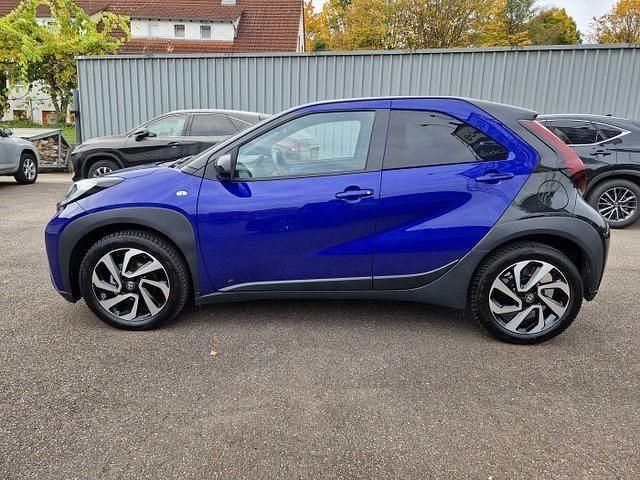 Gebraucht Toyota Aygo X Basis 72 PS (52 kW) 2024 Blau SUV