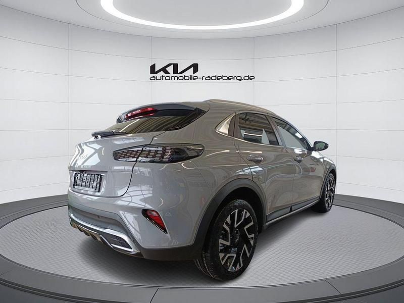 Neu Kia XCeed 150 PS (110 kW) 2026 Grau SUV