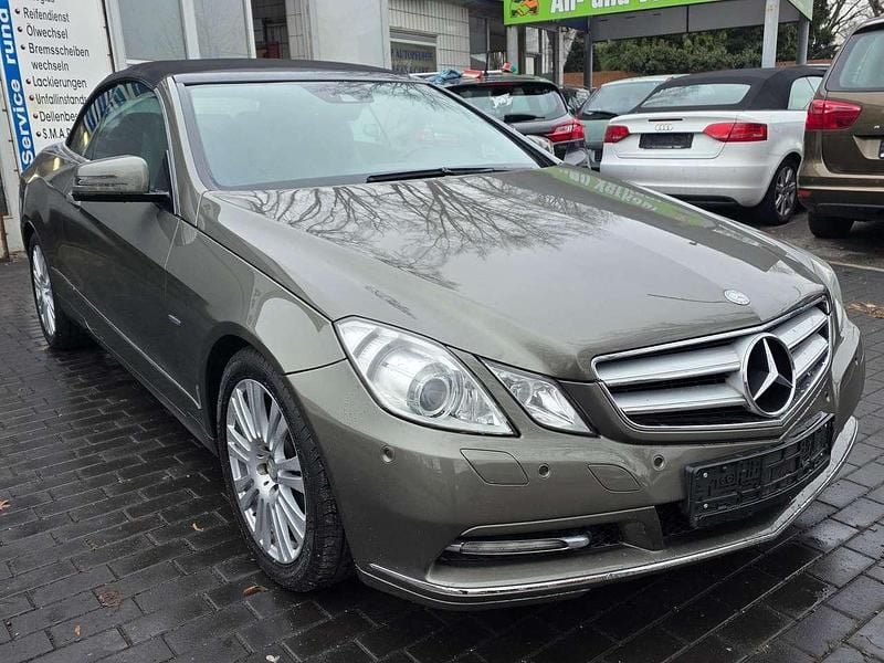 Gebraucht Mercedes E250 204 PS (150 kW) 2011 Grau Cabrio