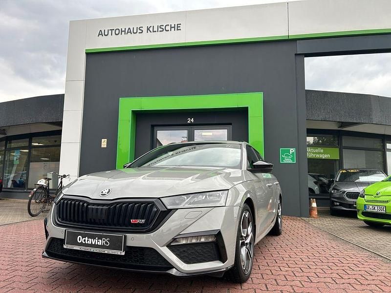 Grau Gebraucht 2021 Skoda Octavia RS Kombi | 33.700 € (Etwas zu teuer) - Bild 1/4