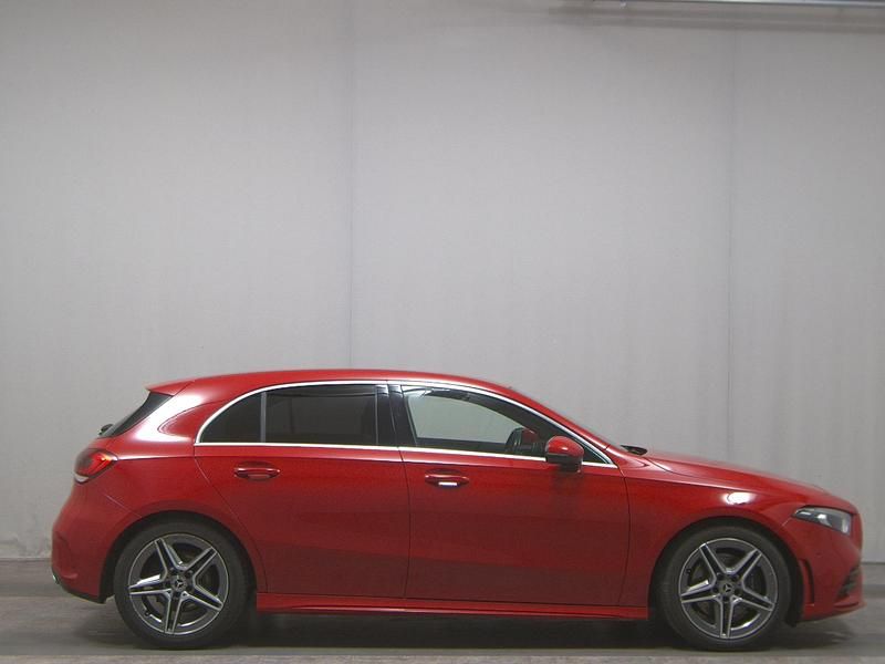 Jupiterrot unilack Gebraucht 2019 Mercedes A220 AMG line Limousine | 17.490 € (Superpreis) - Bild 1/4