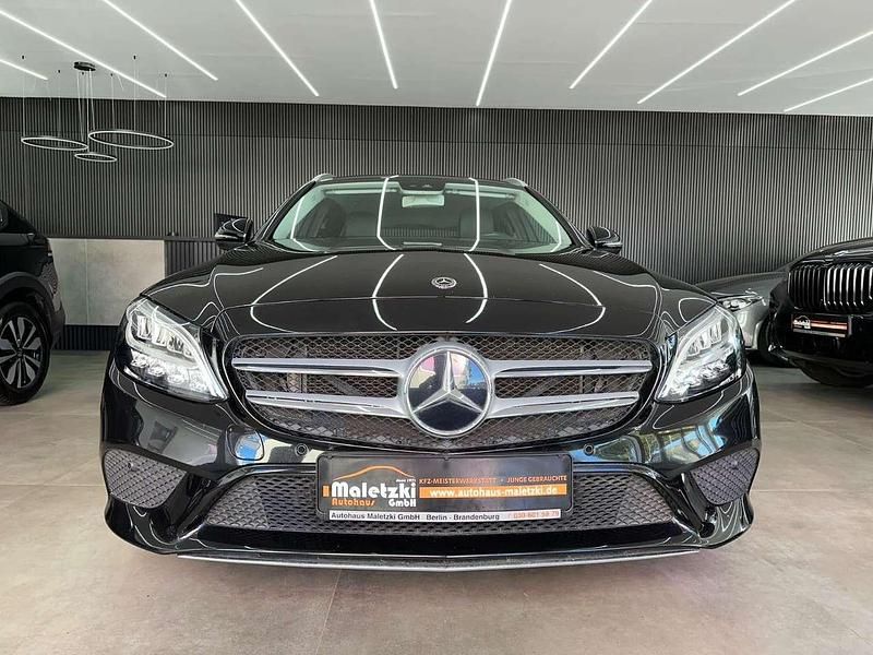 Gebraucht Mercedes C300 258 PS (189 kW) 2019 Obsidianschwarz Kombi
