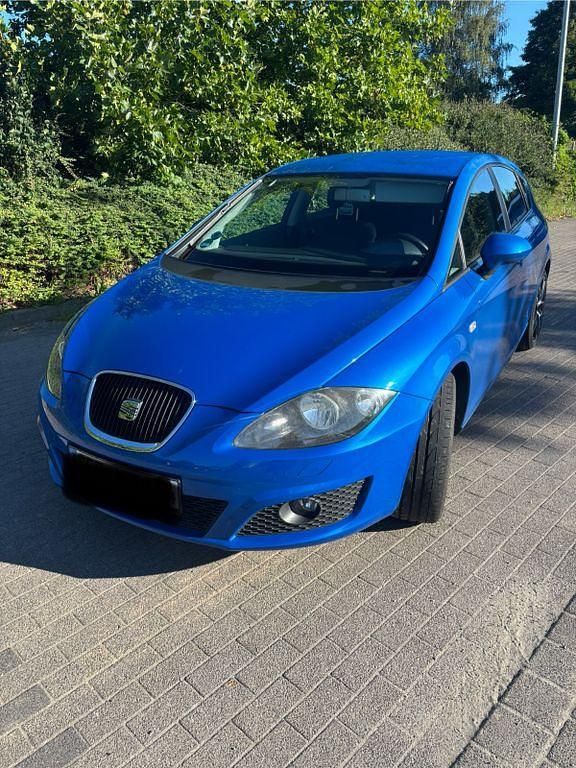 Blau Gebraucht 2009 Seat Leon Limousine | 5.000 € (Teuer) - Bild 1/4