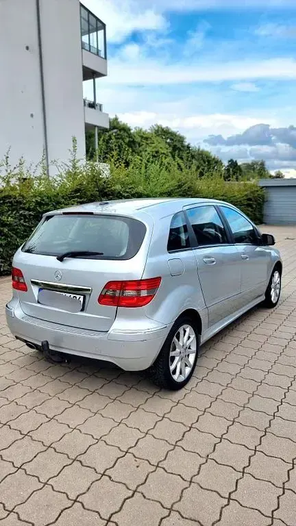 Gebraucht Mercedes B200 Avantgarde 136 PS (100 kW) 2009 Silber Van / Kleinbus