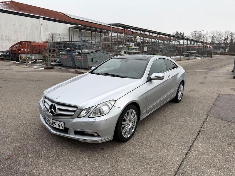 Gebraucht Mercedes E350 231 PS (169 kW) 2009 Silber Coupé