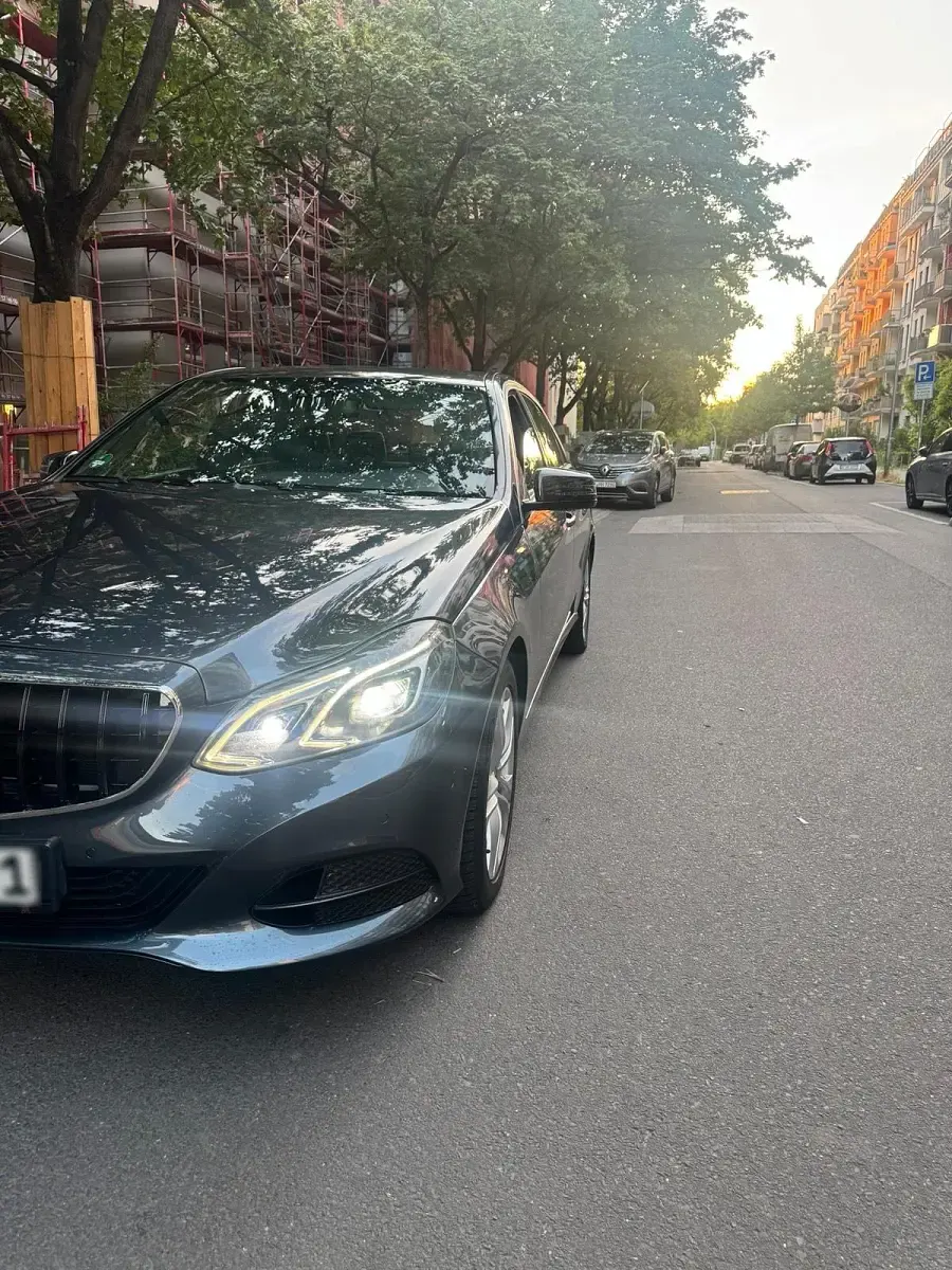 Gebraucht Mercedes E200 136 PS (100 kW) 2014 Grau Limousine
