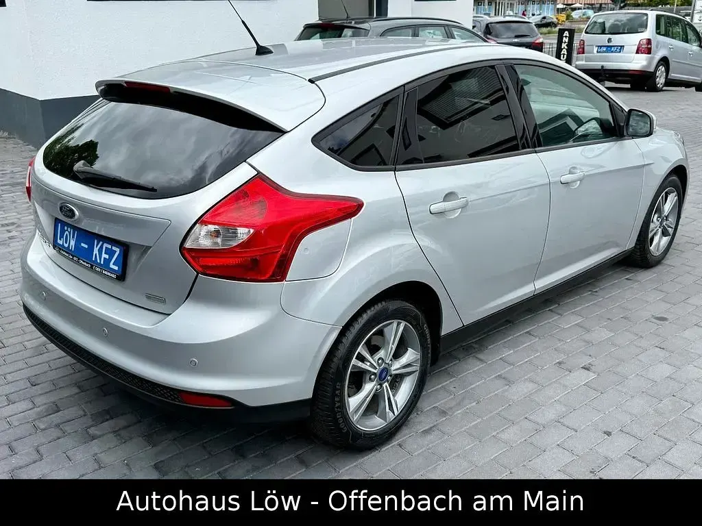 Gebraucht Ford Focus SYNC Edition 125 PS (91 kW) 2014 Silber Limousine