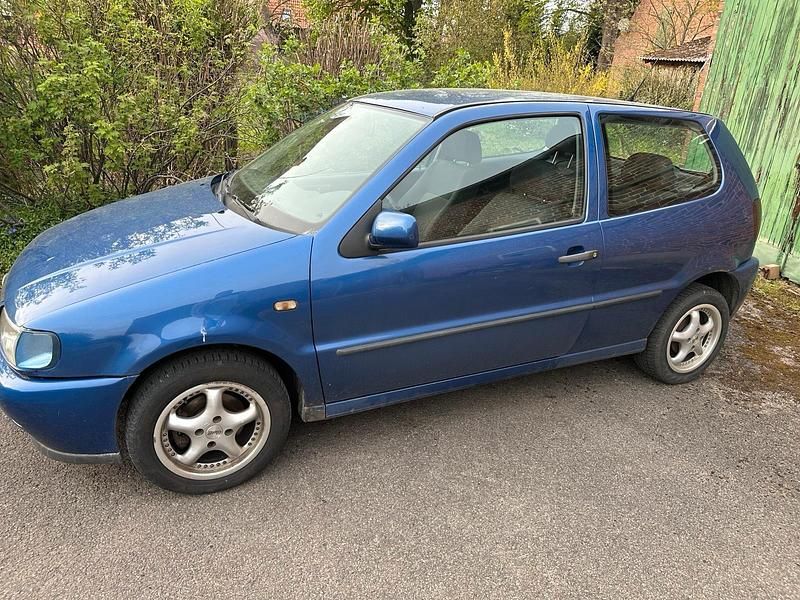 Usata VW Polo 60 CV (44 kW) 1997 Blu Utilitaria