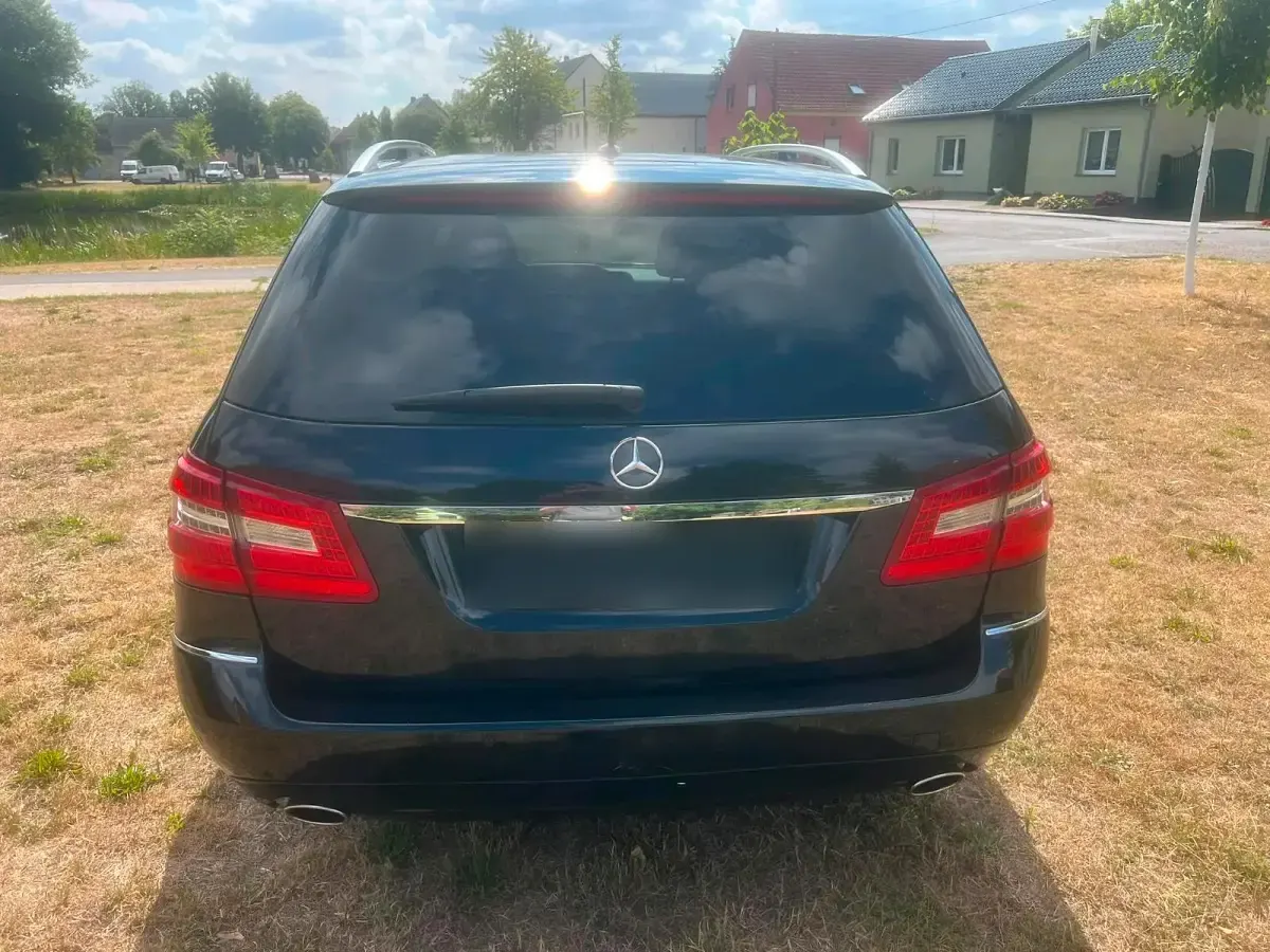 Gebraucht Mercedes E350 231 PS (169 kW) 2010 Schwarz Kombi