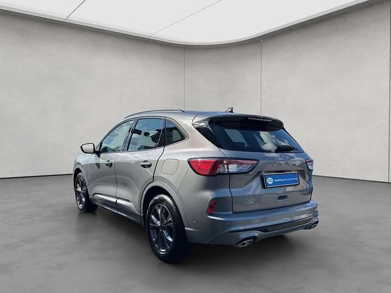 Gebraucht Ford Kuga ST-Line 151 PS (111 kW) 2024 Solar silver metallic SUV