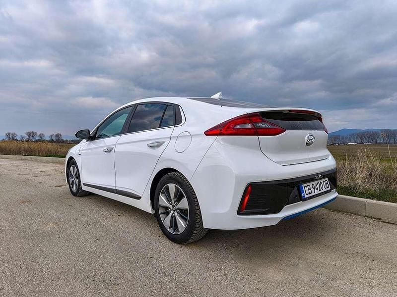 Gebraucht Hyundai Ioniq Trend 105 PS (77 kW) 2019 Weiß Kleinwagen