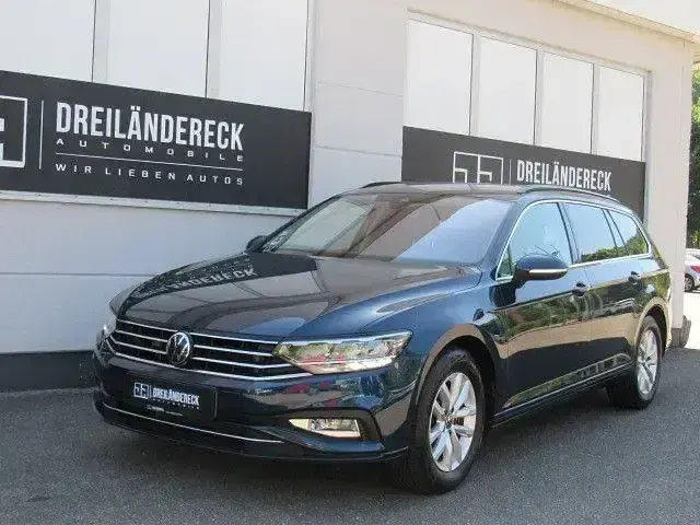 Gebraucht VW Passat Business 150 PS (110 kW) 2021 Blau Kombi