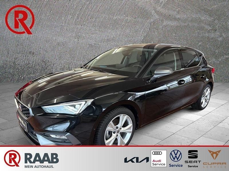 Mitternachtsschwarz Gebraucht 2024 Seat Leon FR Limousine | 25.495 € (Guter Preis) - Bild 1/4