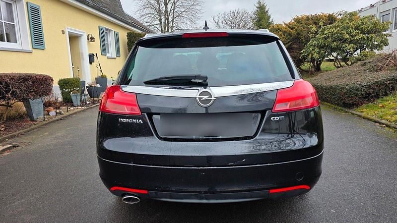 Gebraucht Opel Insignia Cosmo 160 PS (117 kW) 2009 Schwarz Kombi