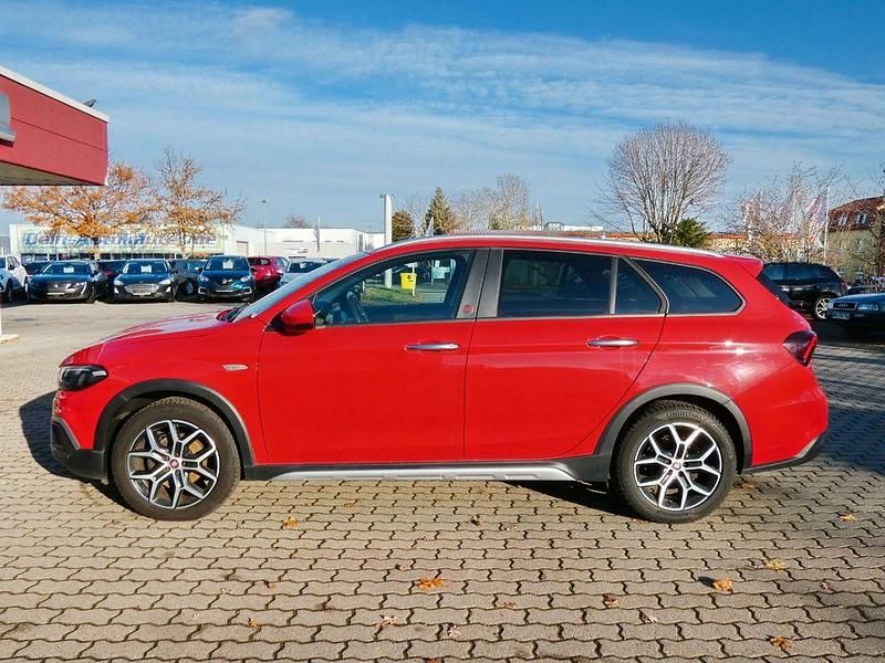 Gebraucht Fiat Tipo Cross 101 PS (74 kW) 2022 Rot Limousine
