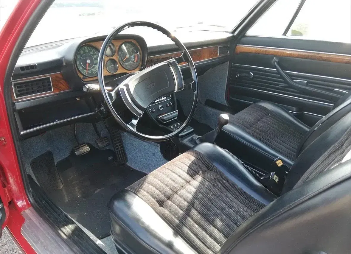 Używany Audi Coupé 112 KM (82 kW) 1973 Czerwony Coupe