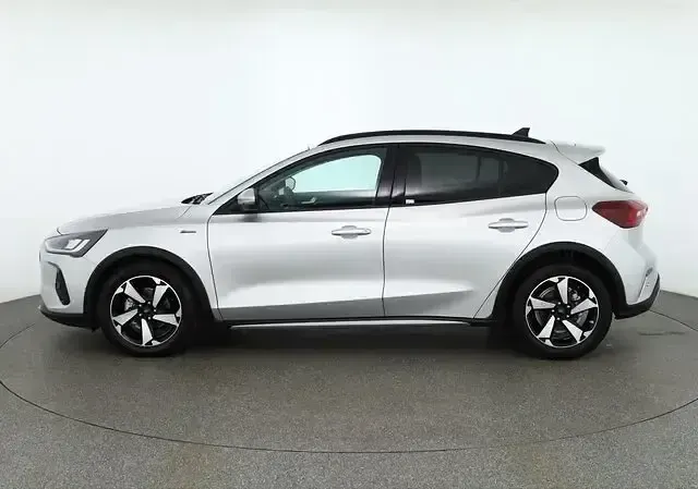 Second-hand Ford Focus Active 125 CP (91 kW) 2023 Argintiu Berlinǎ