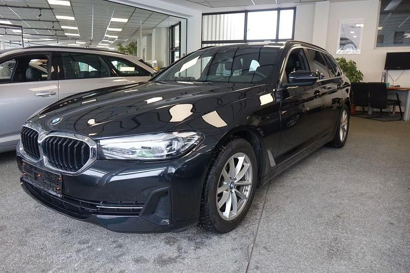 Gebraucht BMW 520 190 PS (139 kW) 2023 Schwarz Kombi