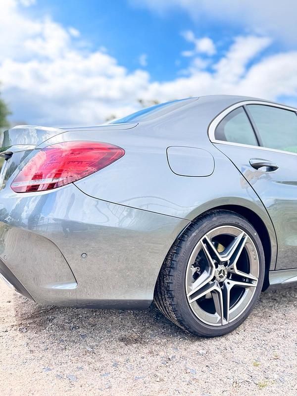 Gebraucht Mercedes C180 AMG 156 PS (114 kW) 2021 Grau Limousine