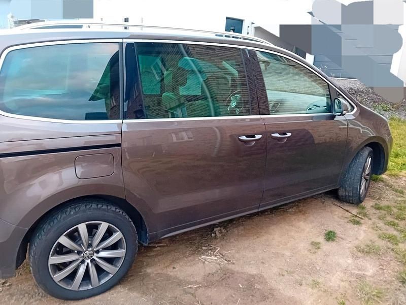 Gebraucht VW Sharan Highline 177 PS (130 kW) 2013 Braun Van / Kleinbus