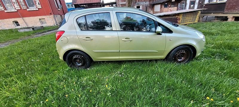 Używany Opel Corsa 80 KM (58 kW) 2007 Zielony Hatchback