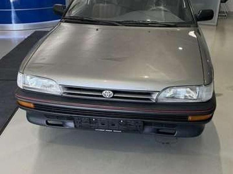 Gebraucht Toyota Corolla 75 PS (55 kW) 1992 Grau Kleinwagen