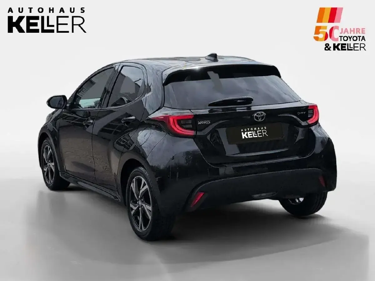 Neu Toyota Yaris 117 PS (86 kW) 2025 Schwarz Kleinwagen