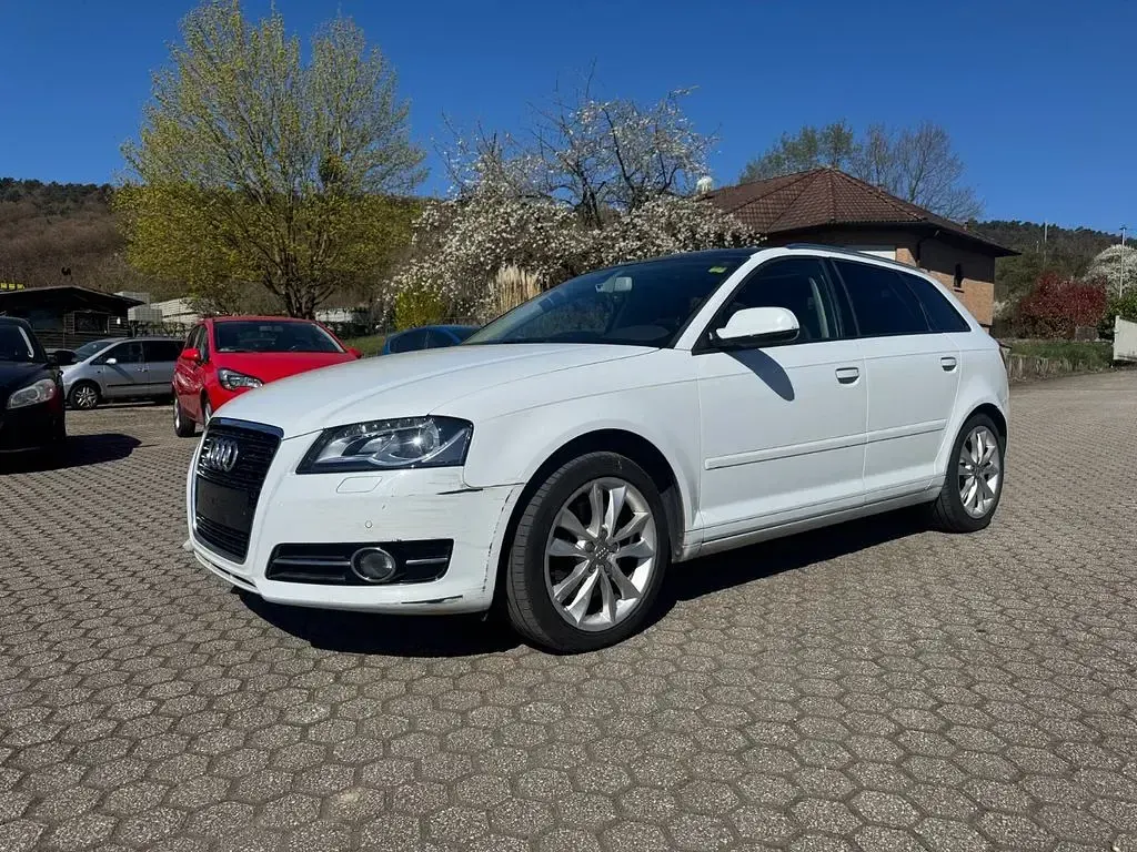 Gebraucht Audi A3 Sportback Ambition 140 PS (102 kW) 2012 Weiß Kleinwagen