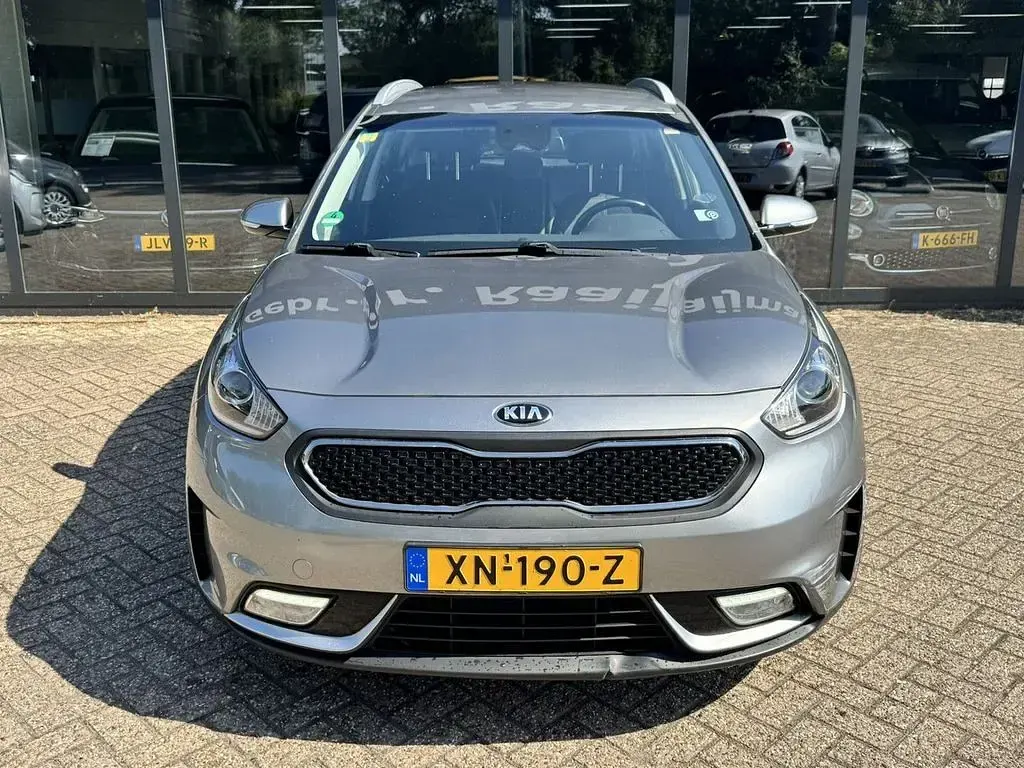 Gebraucht Kia Niro 141 PS (103 kW) 2019 Grau SUV