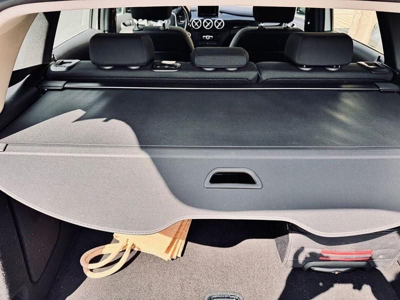 Second-hand Mercedes B180 122 CP (89 kW) 2016 Alb Monovolum