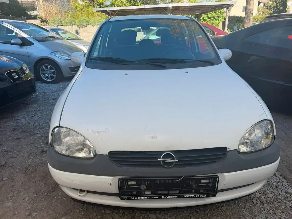 Brugt Opel Corsa 65 HK (47 kW) 1998 Hvid Hatchback