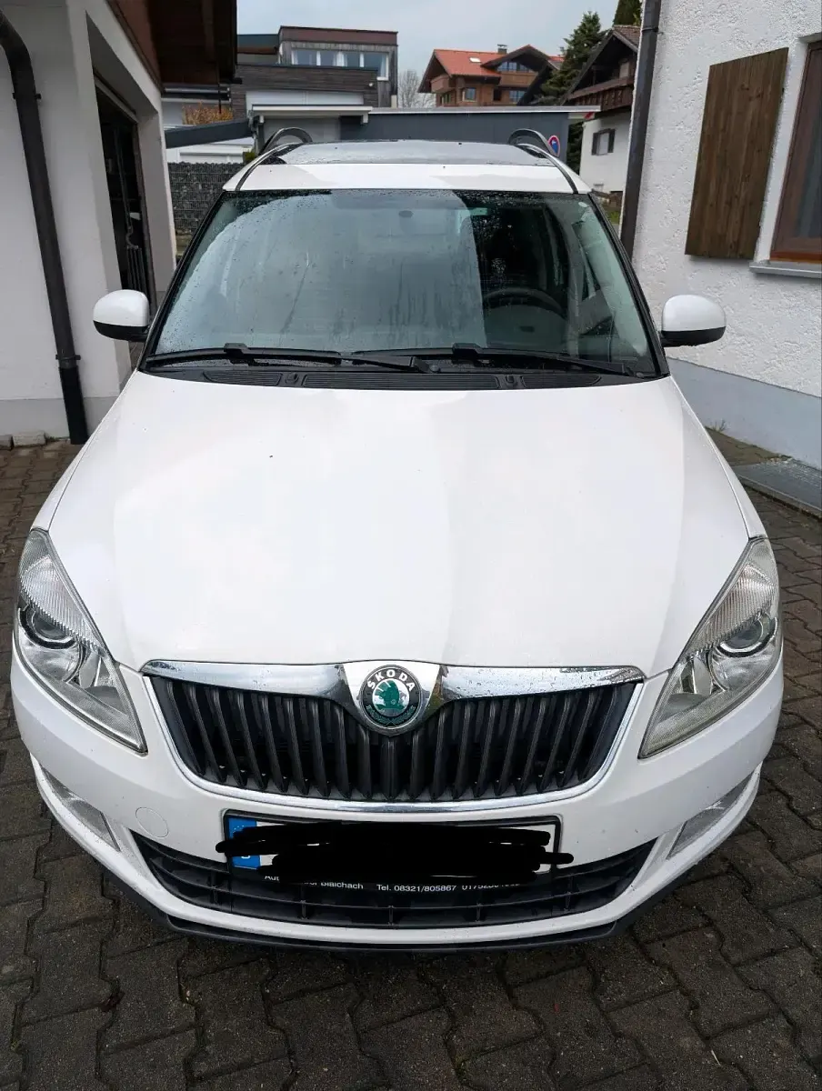 Gebraucht Skoda Roomster 86 PS (63 kW) 2012 Weiß Van / Kleinbus