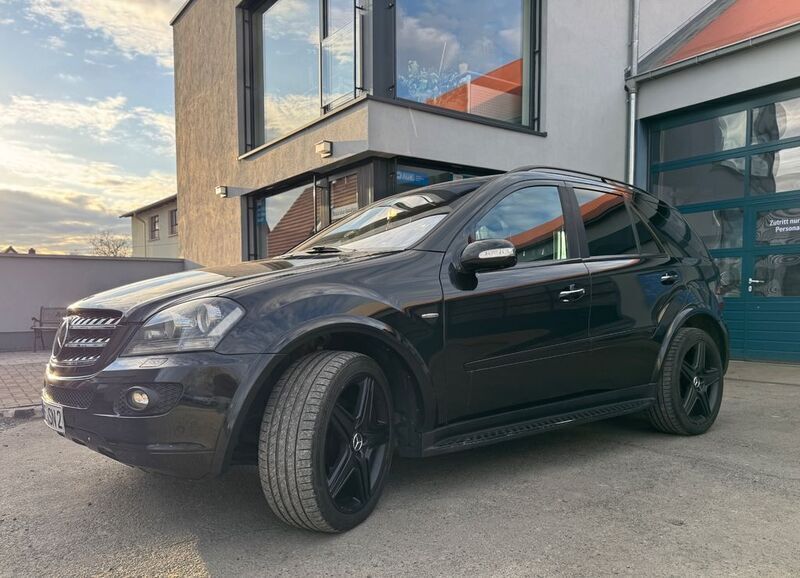 Schwarz Gebraucht 2008 Mercedes ML420 SUV | 12.000 € - Bild 1/4