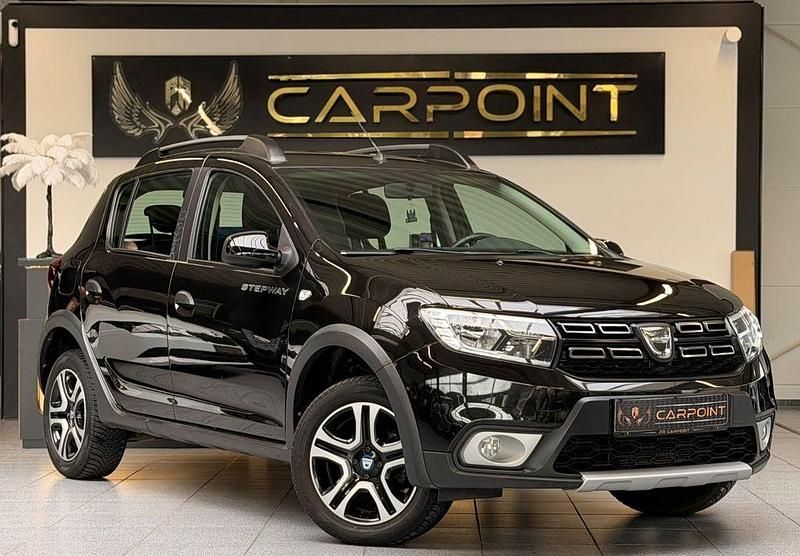 Gebraucht Dacia Sandero Celebration 90 PS (66 kW) 2020 Schwarz Limousine