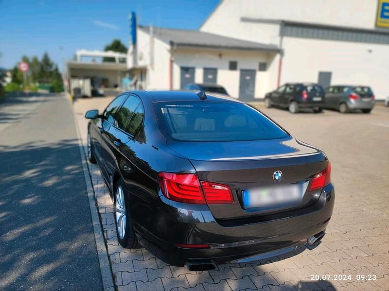 Gebraucht BMW 550 408 PS (300 kW) 2013 Grau Limousine