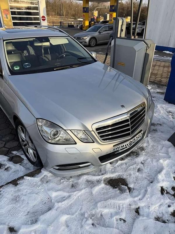 Gebraucht Mercedes E200 Avantgarde 184 PS (135 kW) 2012 Silber Kombi