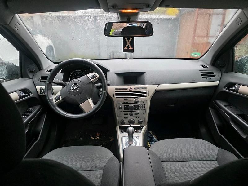 Gebraucht Opel Astra 90 PS (66 kW) 2007 Schwarz Limousine