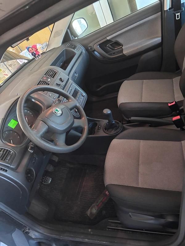 Gebraucht Skoda Fabia 70 PS (51 kW) 2011 Blau Kleinwagen