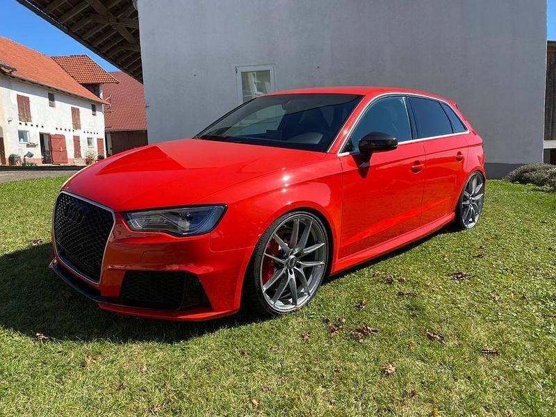 Rot Gebraucht 2016 Audi RS3 Sport Kleinwagen | 36.999 € (Teuer) - Bild 1/4