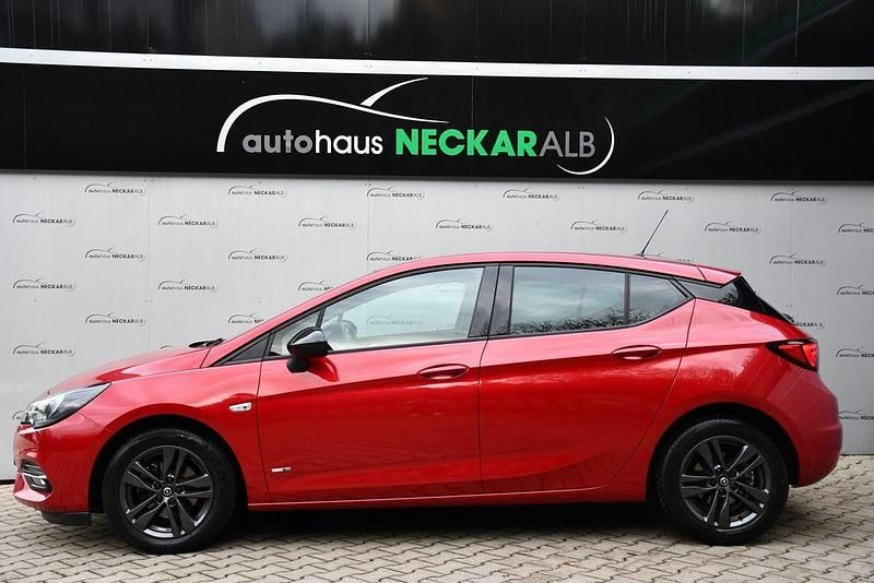 Gebraucht Opel Astra Design & Tech 131 PS (96 kW) 2021 Rot Limousine