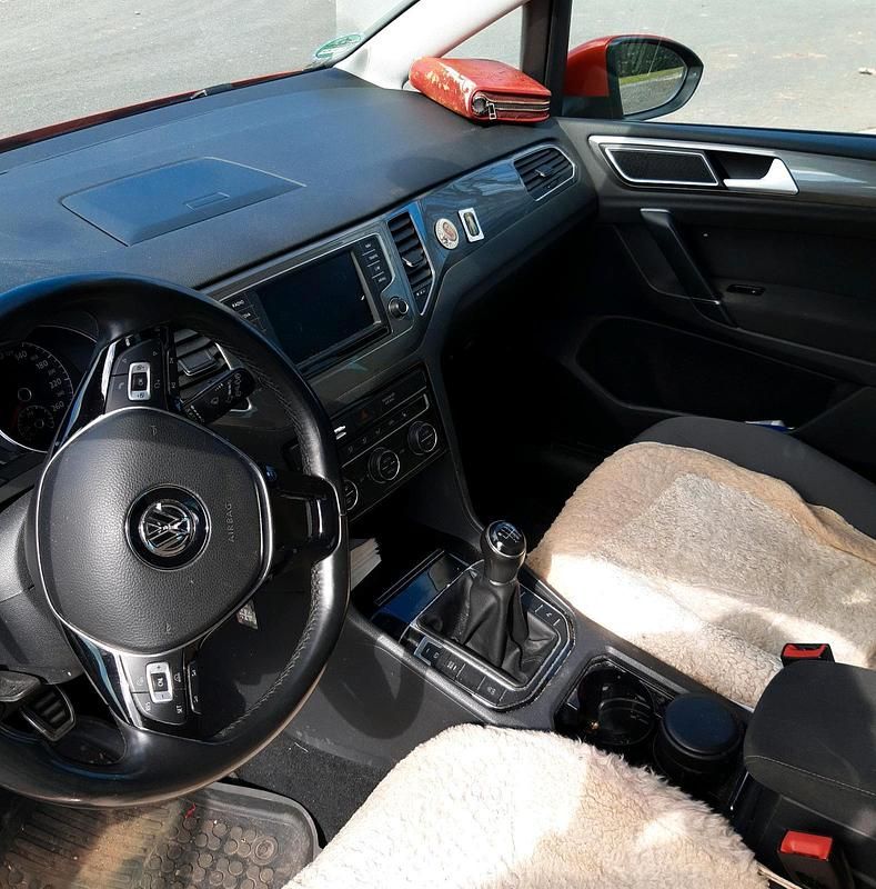 Second-hand VW Golf Comfortline 2016 Portocaliu SUV